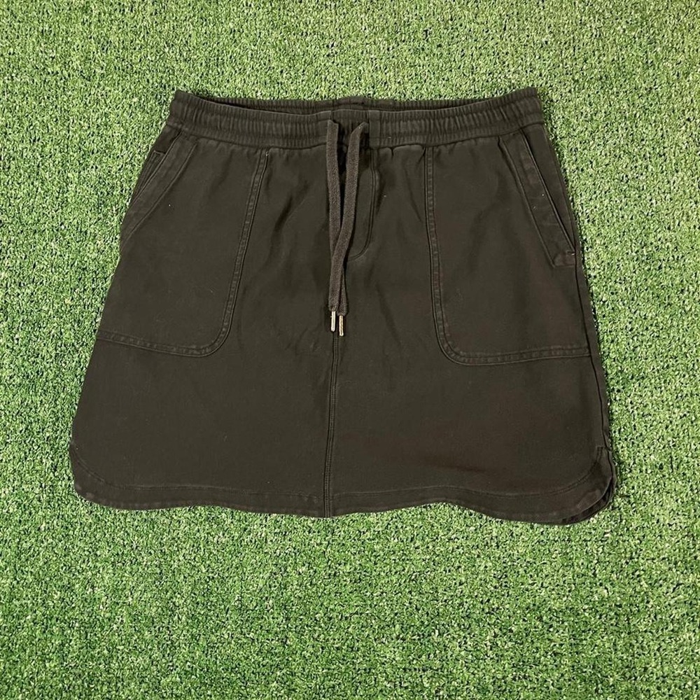 Athleta Black Utility Mini Skirt Womens Size Medium Elastic Waist Streetwear